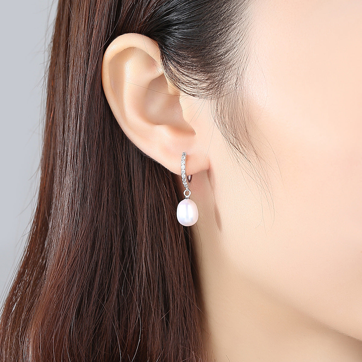 Rustic Glamour: Hammered S925 Silver Pearl Ear Adornments