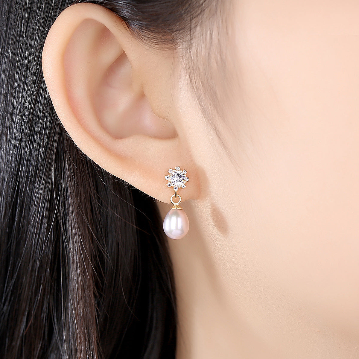 Modern Minimalism: Sleek S925 Silver Pearl Earstuds