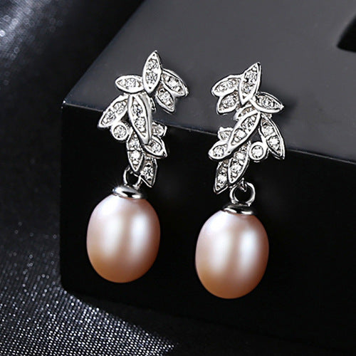 Bohemian Beauty: S925 Silver Feather Pearl Earstuds