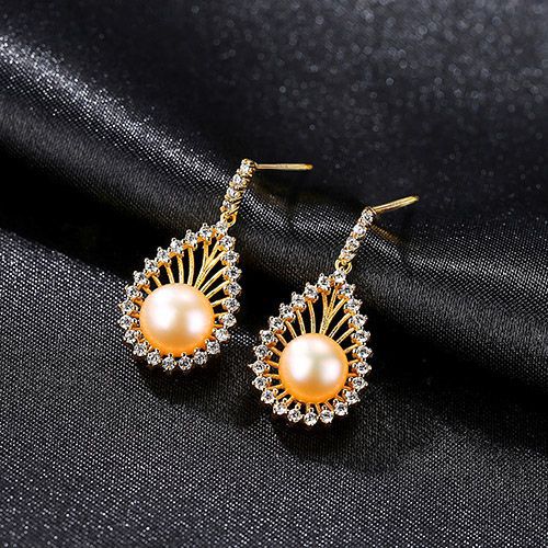 Celestial Pearls: Moon and Star S925 Silver Earstuds