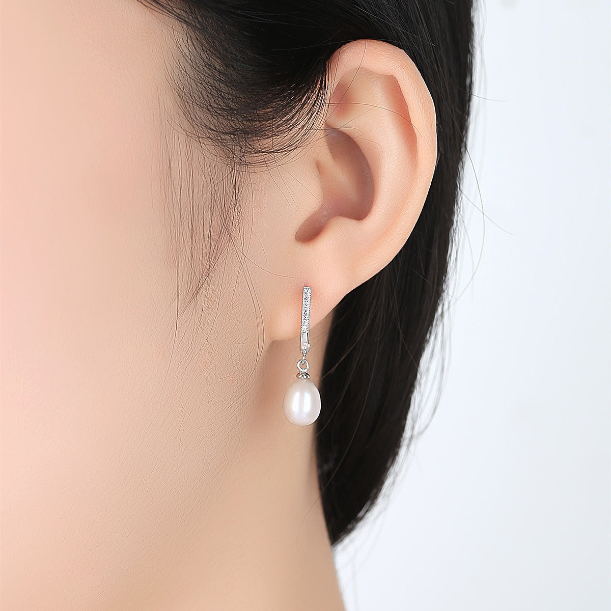 Cascading Pearls: Waterfall S925 Silver Pearl Earrings