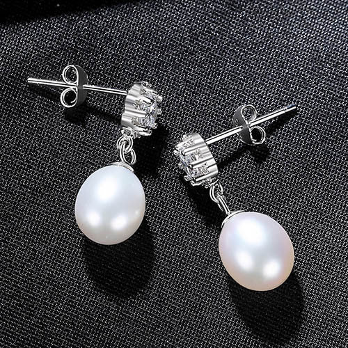 Modern Minimalism: Sleek S925 Silver Pearl Earstuds